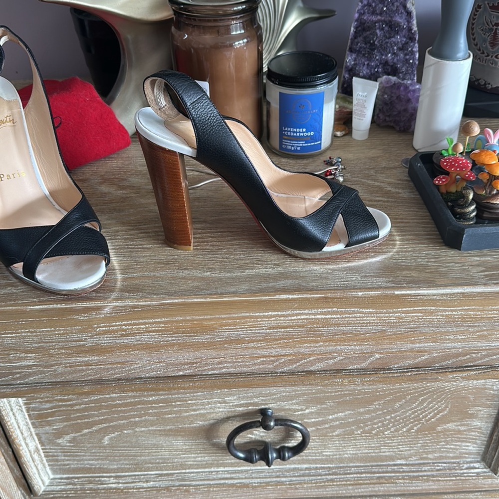 Christian louboutin size 38 european - Picture 6 of 6